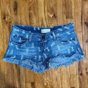 Vintage Havana pineapple shorts